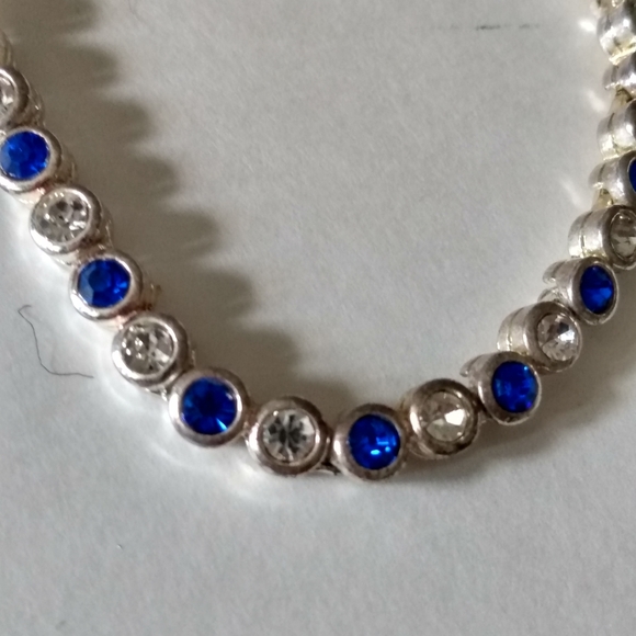 Avon VTG September blue birthday tennis bracelet - Picture 2 of 9